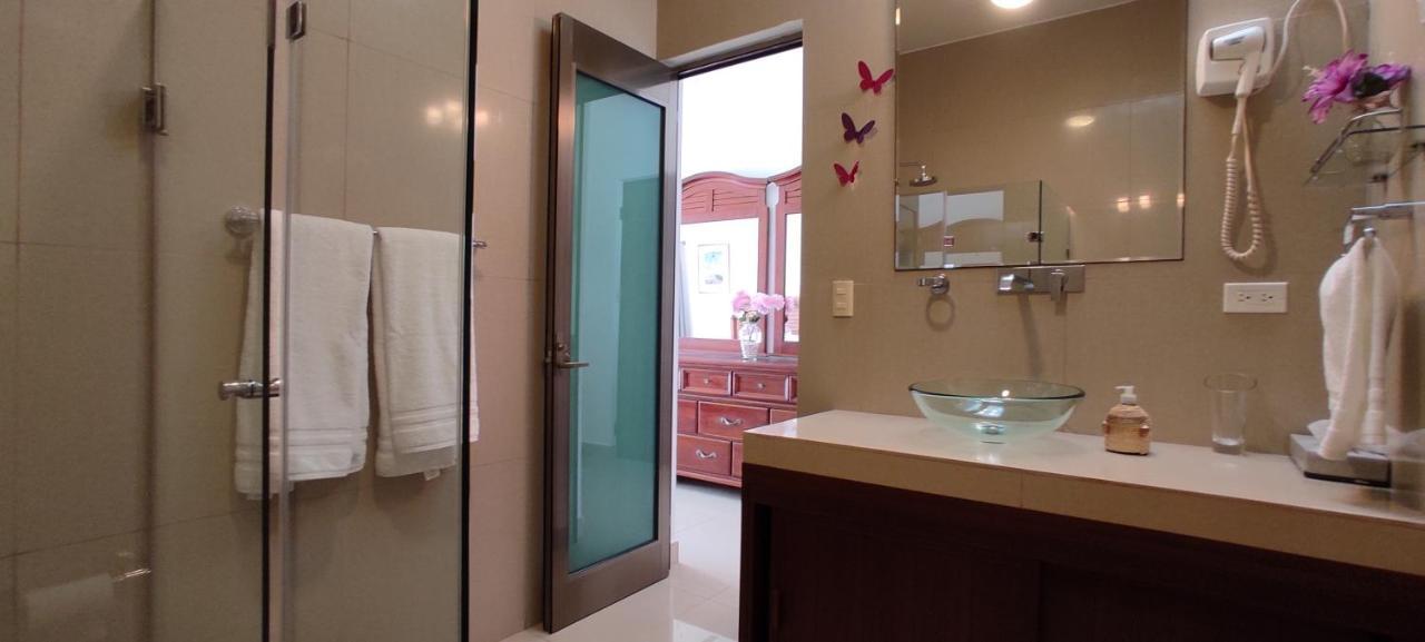 Casa Abril Cozzy Suites Канкун Екстериор снимка